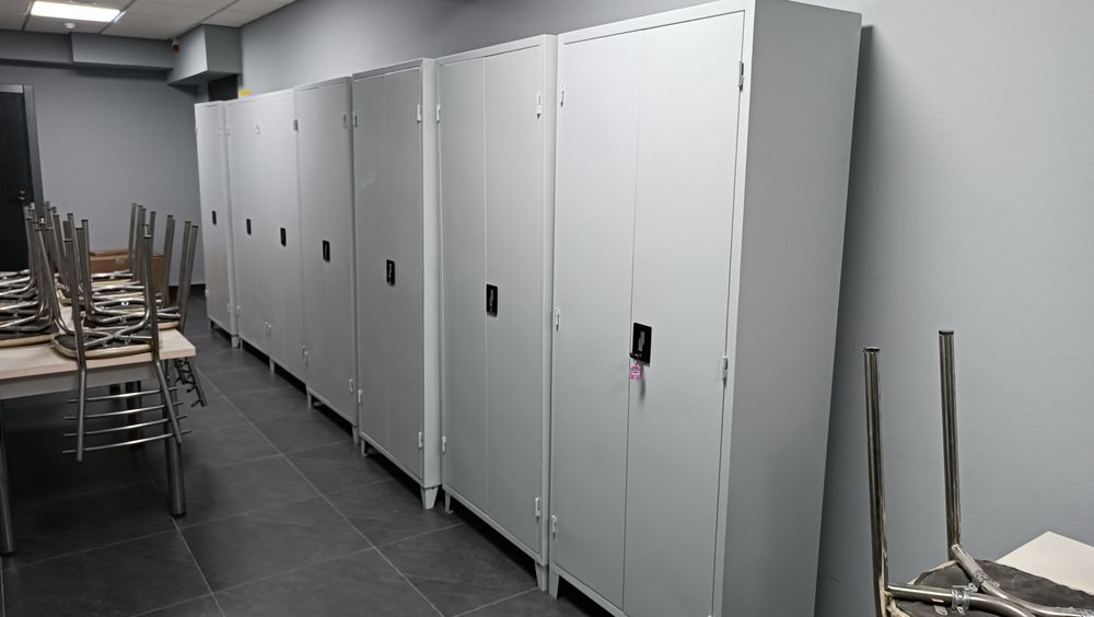 Металлические офисные шкафы для документов и архива