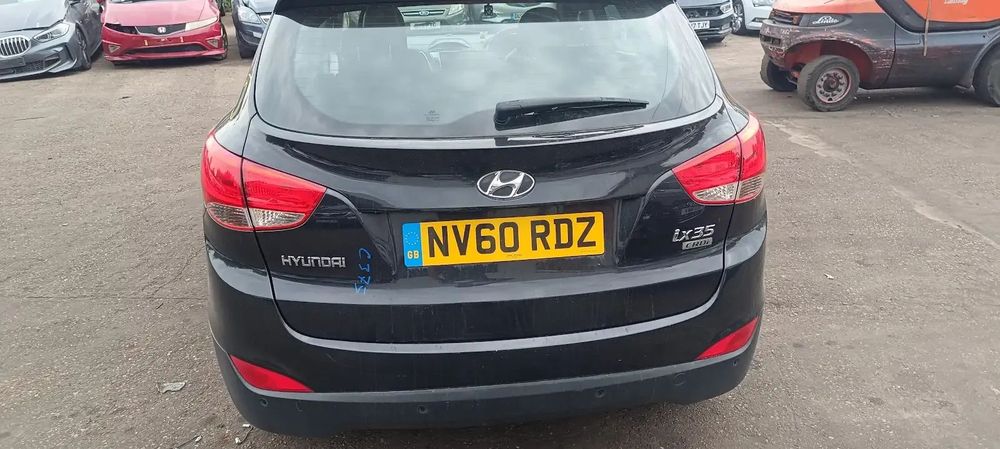 Dezmembrari / Dezmembrez Hyundai ix35 (LM) 1.7 CRDI R67D cutie de viteze manuala cod culoare 1K BLACK PEARL