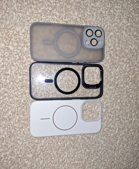 Vând 3 huse de Iphone 16 pro noi fără etichetă