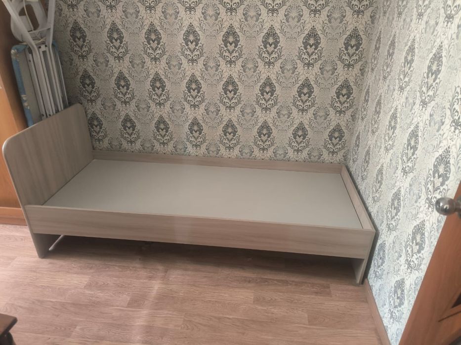 Продам односпальную кровать