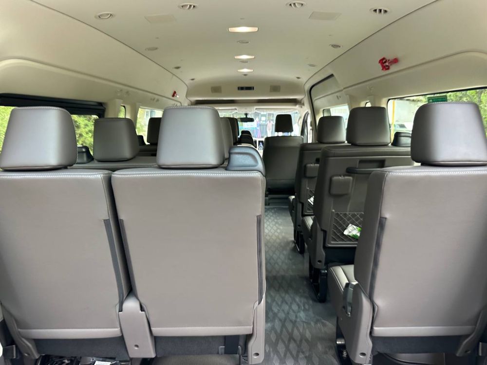 Tayota hiace 2023