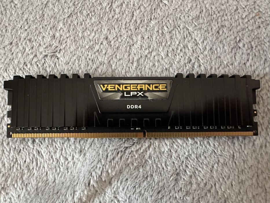 Vand Placa de baza + procesor + RAM