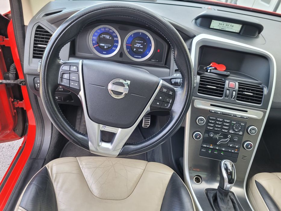 Volvo XC 60.    .