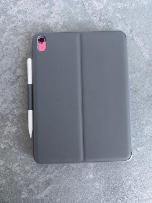 logitech slim folio iPad 10th gen / A16