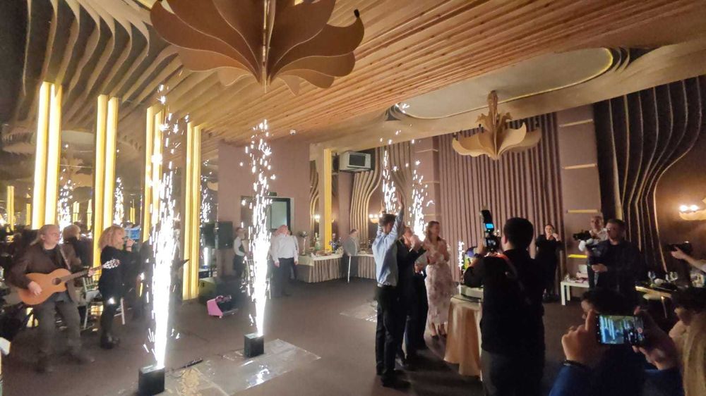 Artificii interior/exterior vulcani