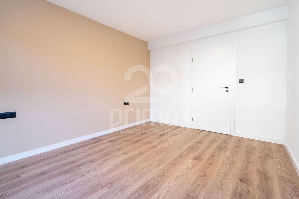 Продава се Тристаен апартамент в София, Медицинска академия - 77 кв.м за 4143 €/кв.м - Снимка #12