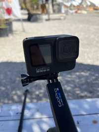 Gopro 9 black 3 baterii, 2 x trepied, ecranul mare puțin fisurat