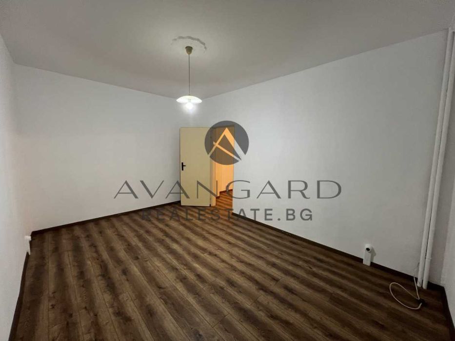 Продава се Тристаен апартамент в Пловдив, Кючук Париж - 80 кв.м за 2185 €/кв.м - Снимка #4