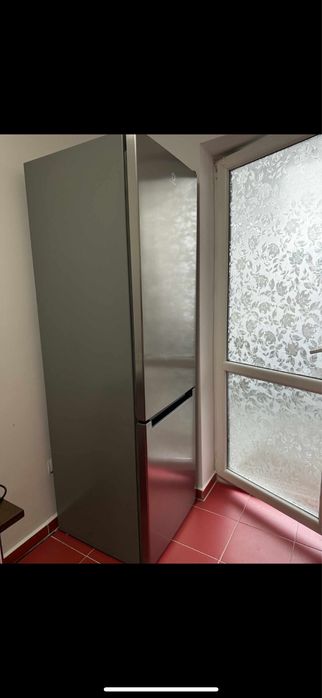 Vand frigider Indesit