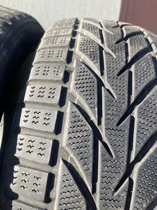 4 бр. зимни гуми 225/45/18 Toyo 5 mm DOT 1916
