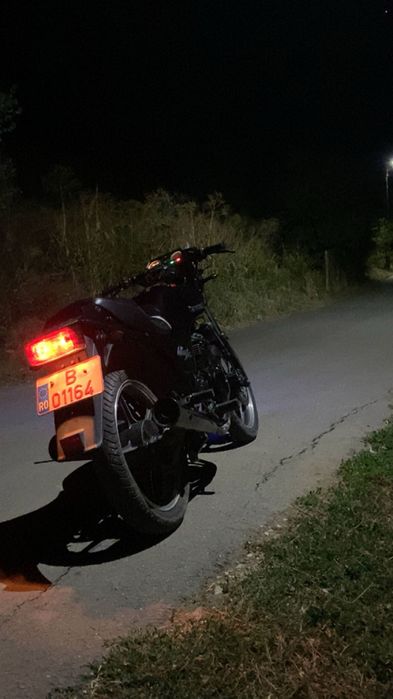 Kawasaki gpz305.