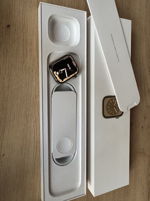 Apple watch 8 gold