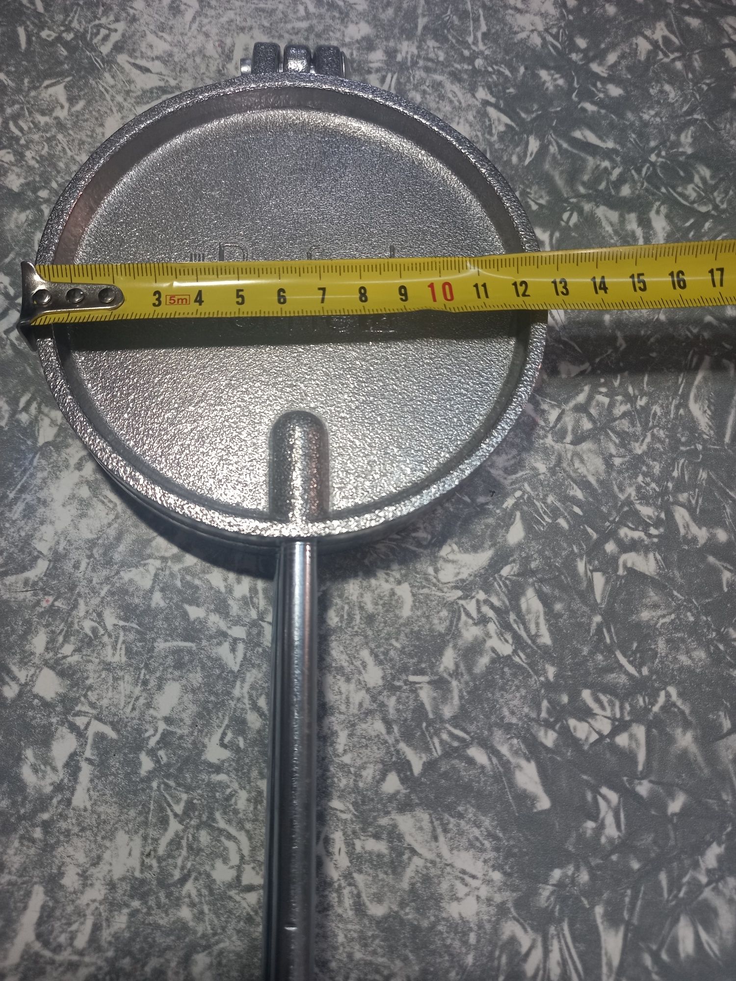 Presă pentru sărățele 13 cm Ofertă 85 lei