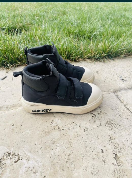 Tenesi din pana Zara mărime 25