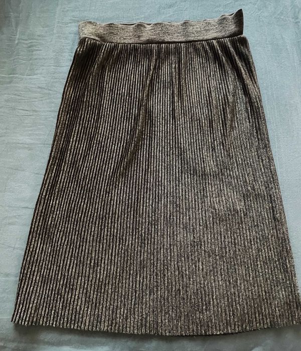 Дамски костюм в златисто