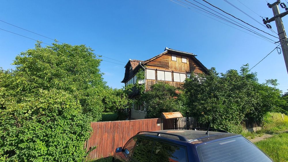 Vând sau schimb casă la țară