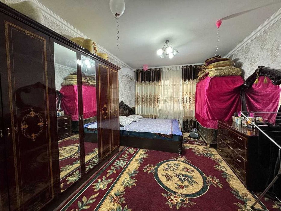 Продаётся 3х комн квартира на 1 этаже Ор-р  7 микрорайон 43 школа