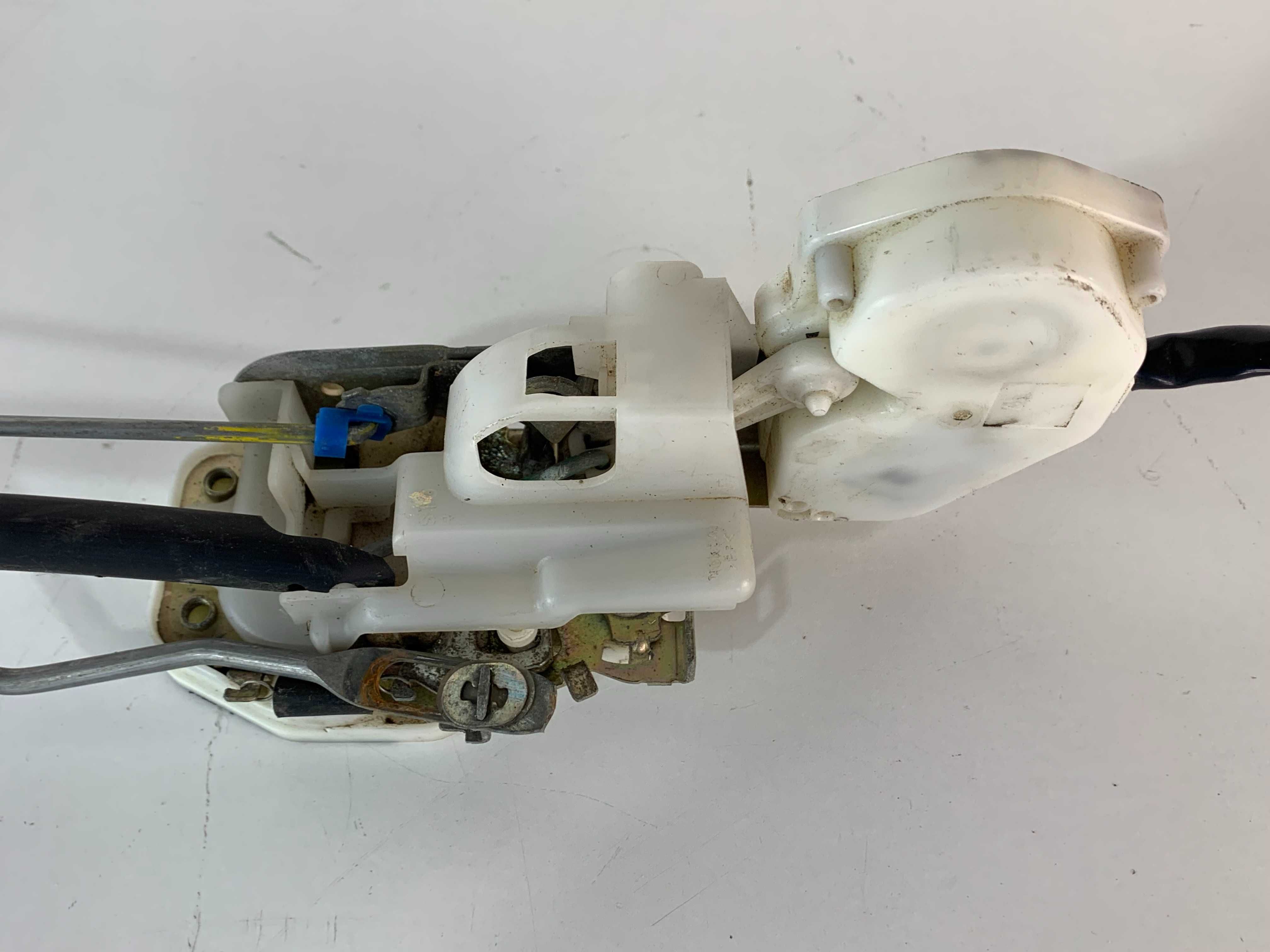 Предна лява брава дръжка Honda CR-V I (95-01)г.