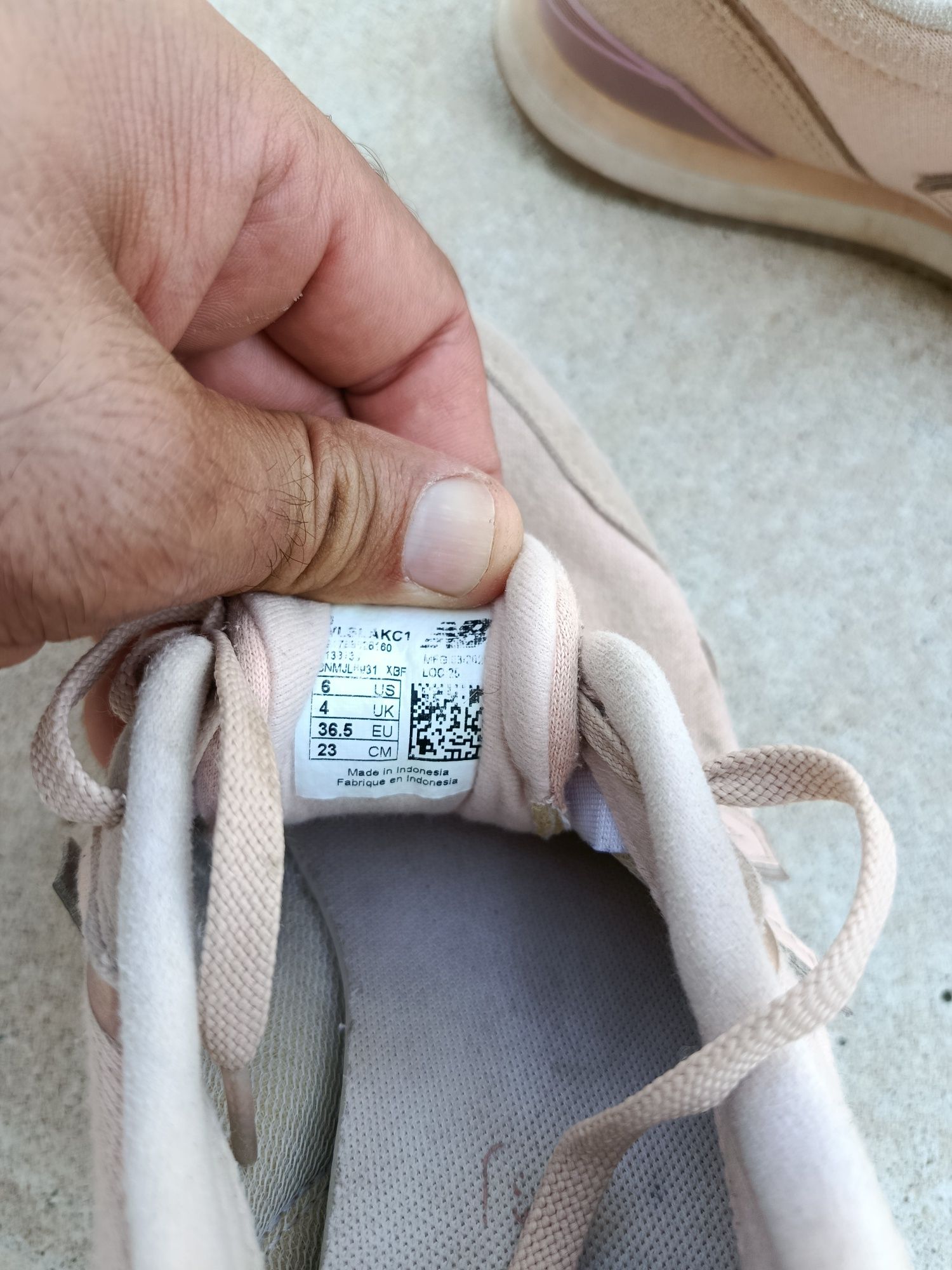 New Balance Sola Sleek V1 (WLSLAKC1) – женские кроссовки.