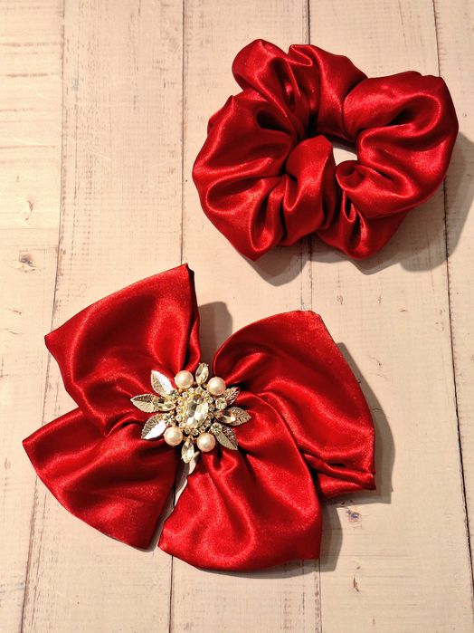 Панделка шнола и скрънчи