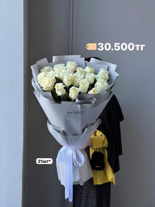 Продам метровые белые розы