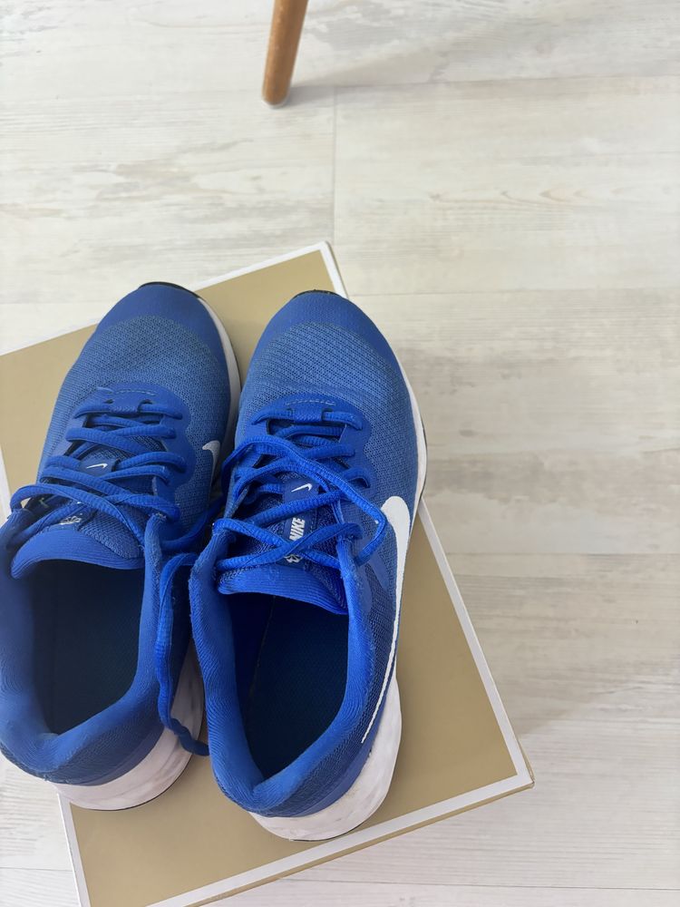 Nike маратонки 36 номер