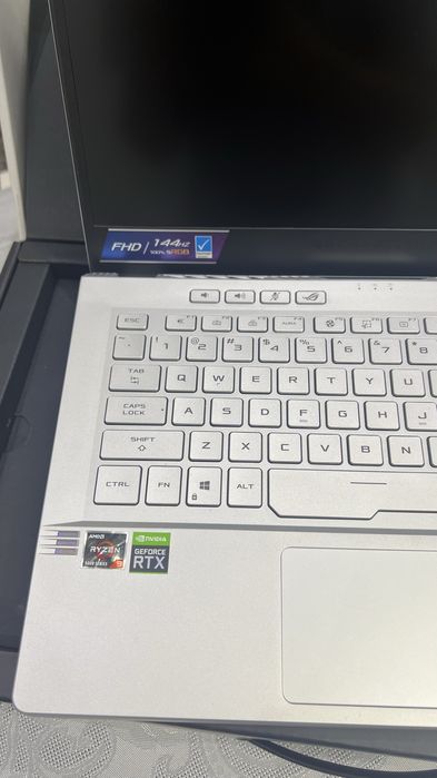 Продаётся ASUS ROG Zephyrus G14 GA401QM-211.ZG14 (Moonlight White) —