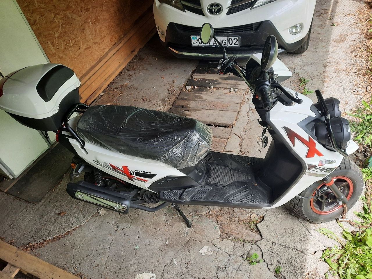 Скутер Yaqi 150cc