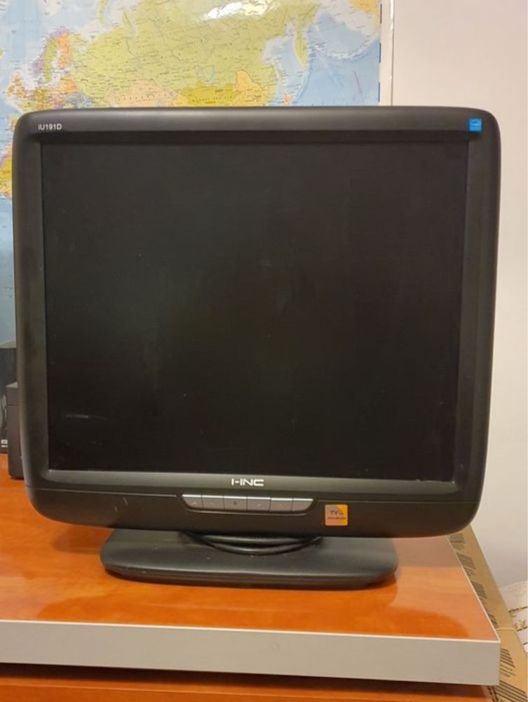 Monitor de 19" marca HNC.