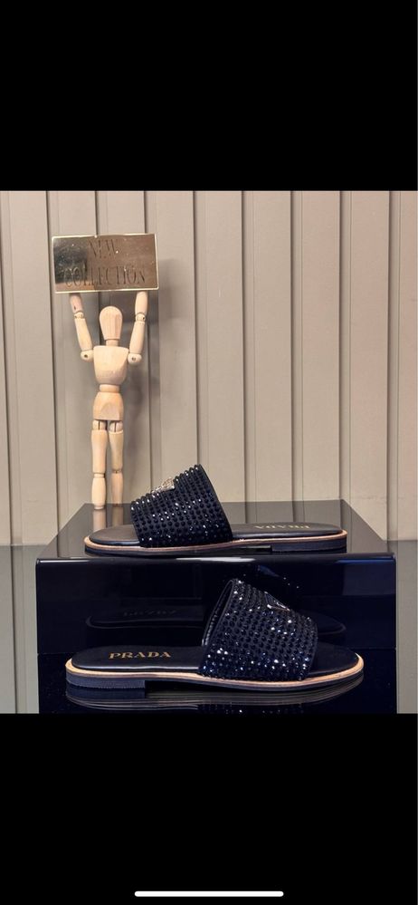 Елегантни чехли PRADA