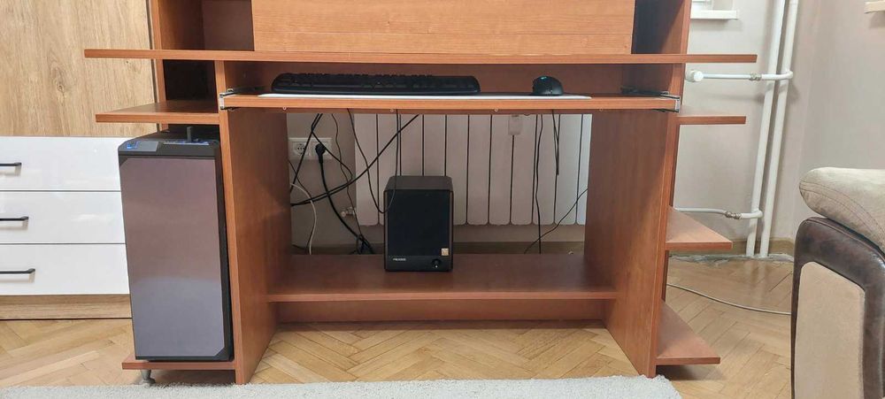 Функционално компютърно бюро