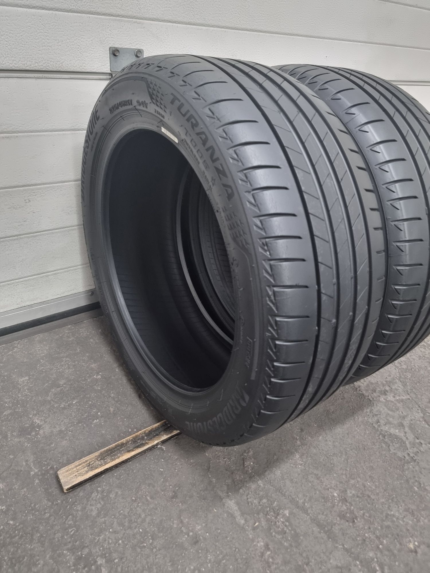Anvelope Bridgestone 225 45 17