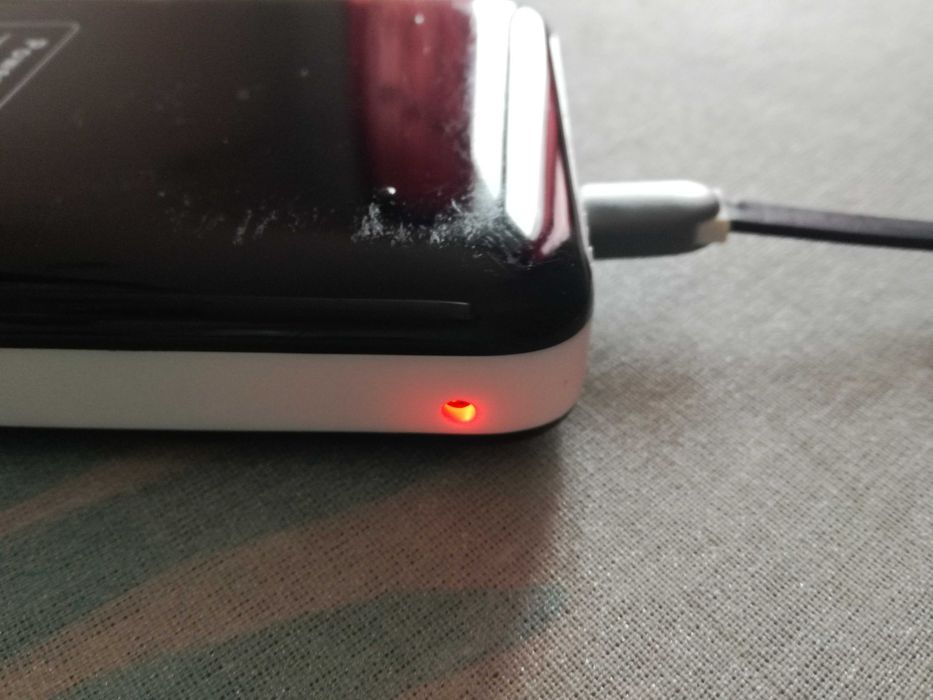 Adaptor AC->DC Incarcator 2,1A +++ Baterie Externa Power Bank 12500mAh