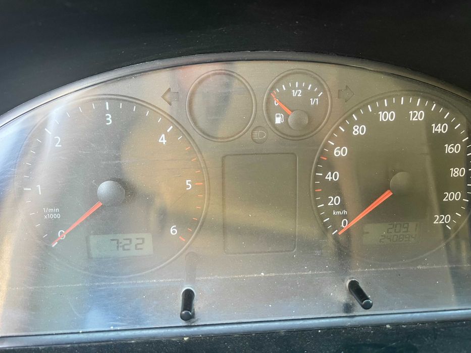 Volkswagen DOKA 6  LOCURI