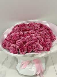 Свежий букет из 51 пионовидных роз