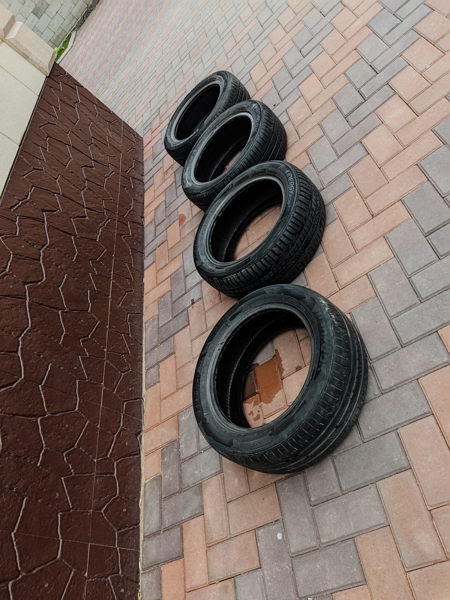 Продам 4 шины размер 185/55R15 82V