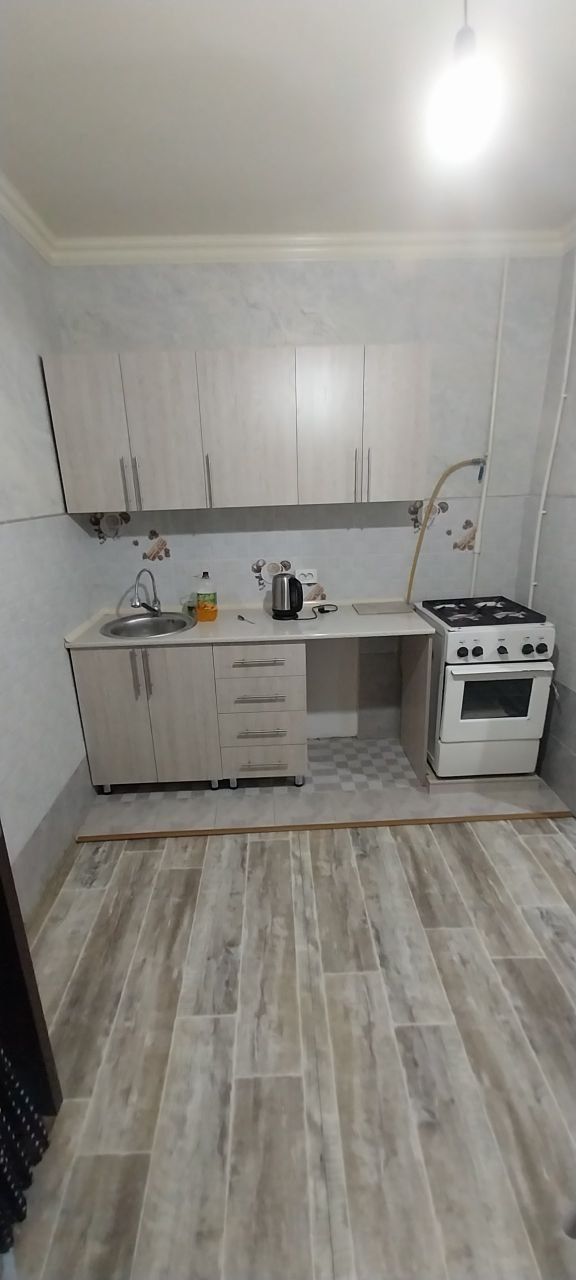Продам 1/2/4 Сергели -2. Галерейка.