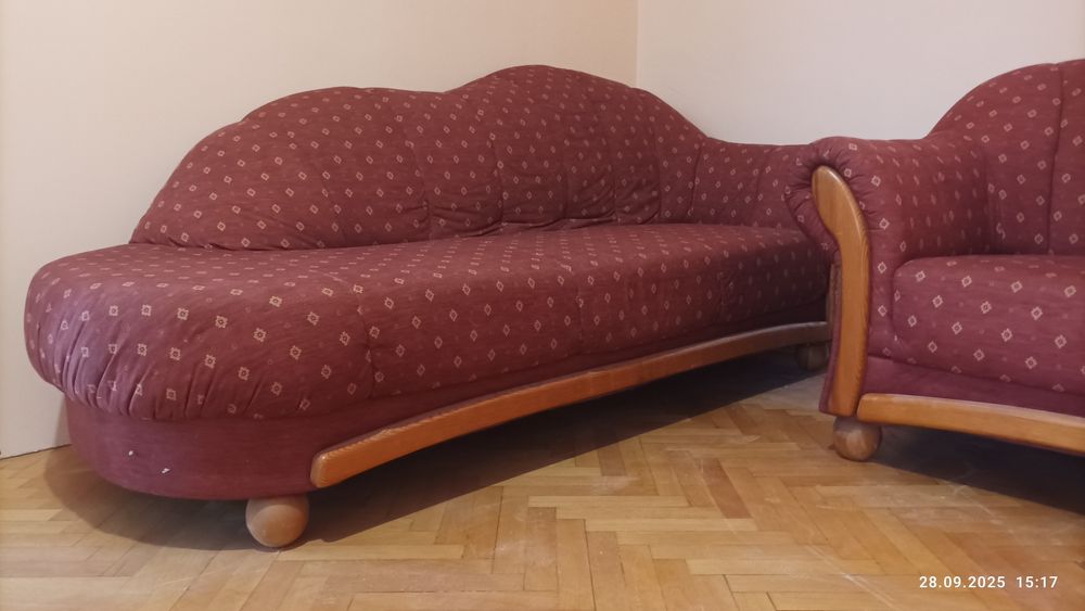 Продавам тези два дивана