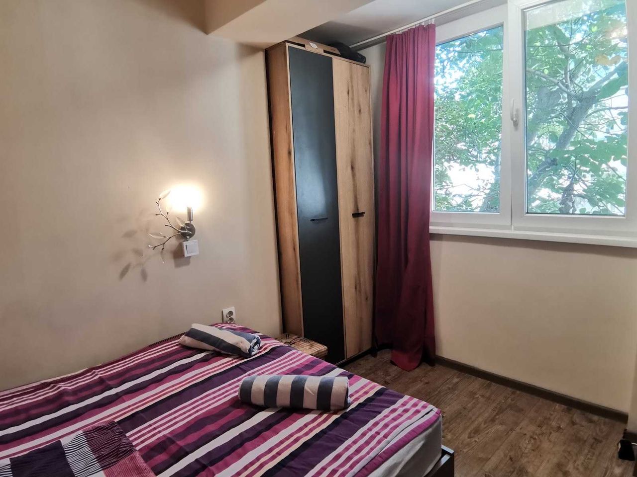 Дава се под наем Двустаен апартамент в Бургас, Център - 45 кв.м за 234.6 € - Снимка #1