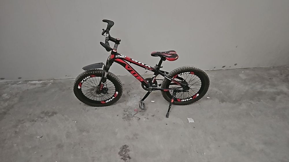 Велосепед, каляска, шезлон сотилади