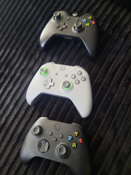 Vand manete de xbox
