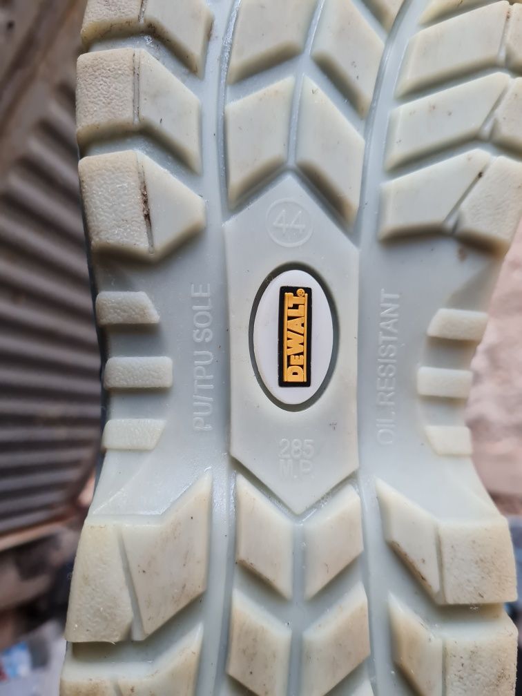Работни обувки Dewalt 44