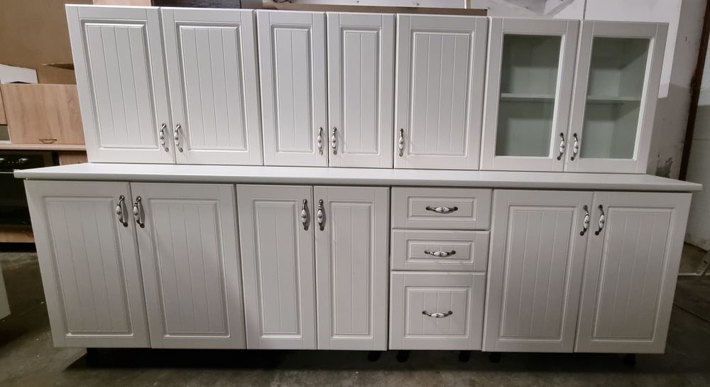 Mobila de bucatarie noua, cu usi mdf
