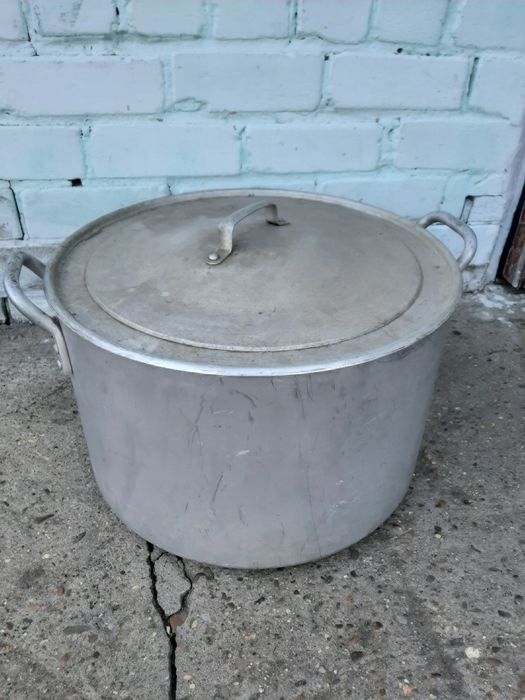 Кастрюля алюминиевая