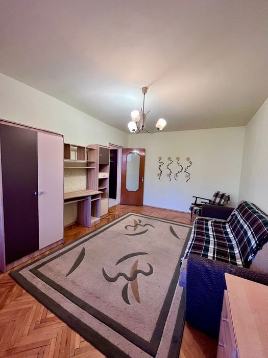 Închiriez apartament 2 camere, confort 1, decomandat, lângă Spital UMF