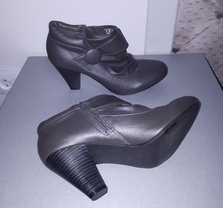 Ботиночки 39 размер.