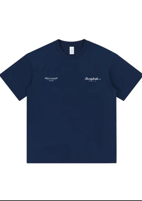 Стильная базовая футболка в уличном стиле