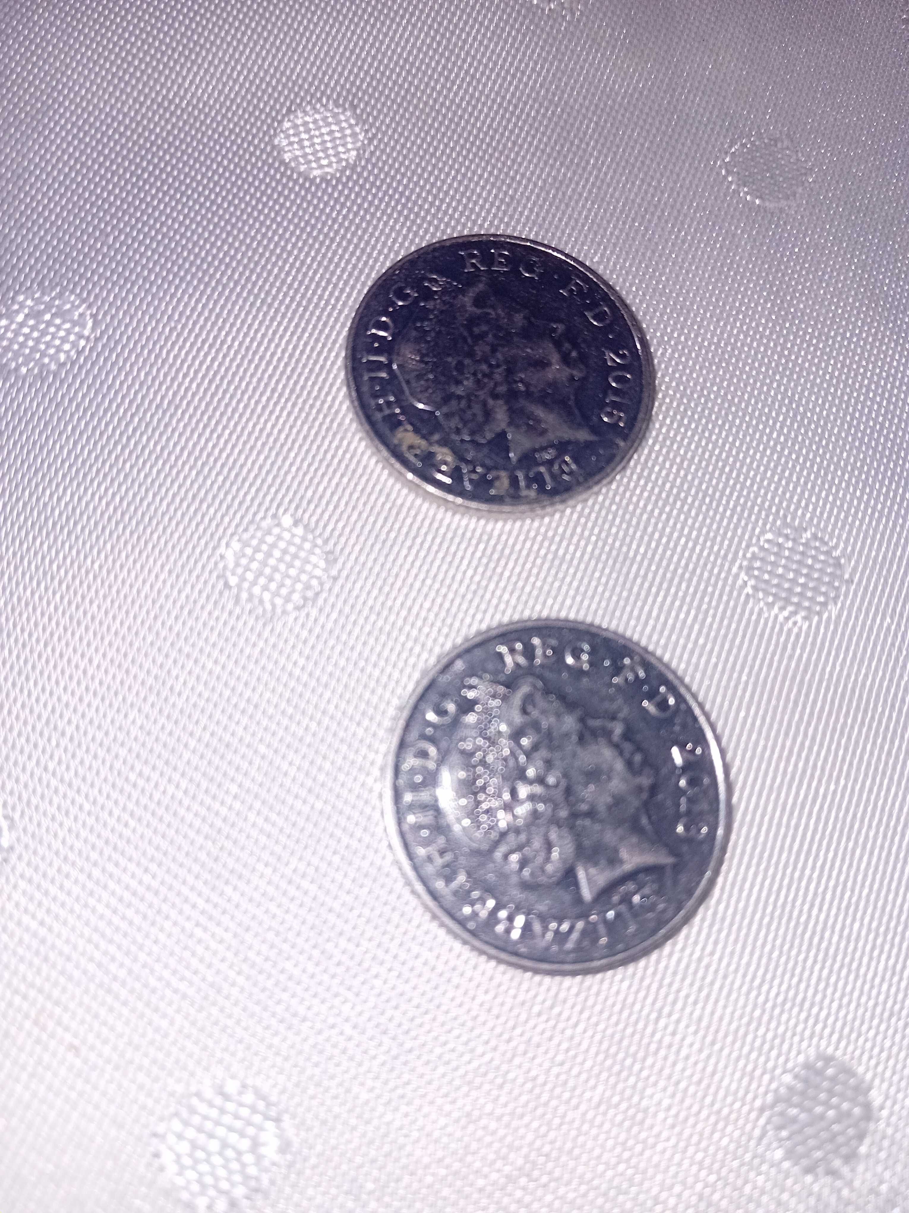Vand doua monede de colecției 2013 si 2015
