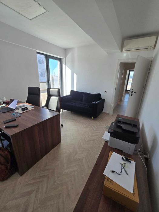 Inchiriez birou penthouse,et.6 Constanta,Bdul Aurel Vlaicu,zona Mava