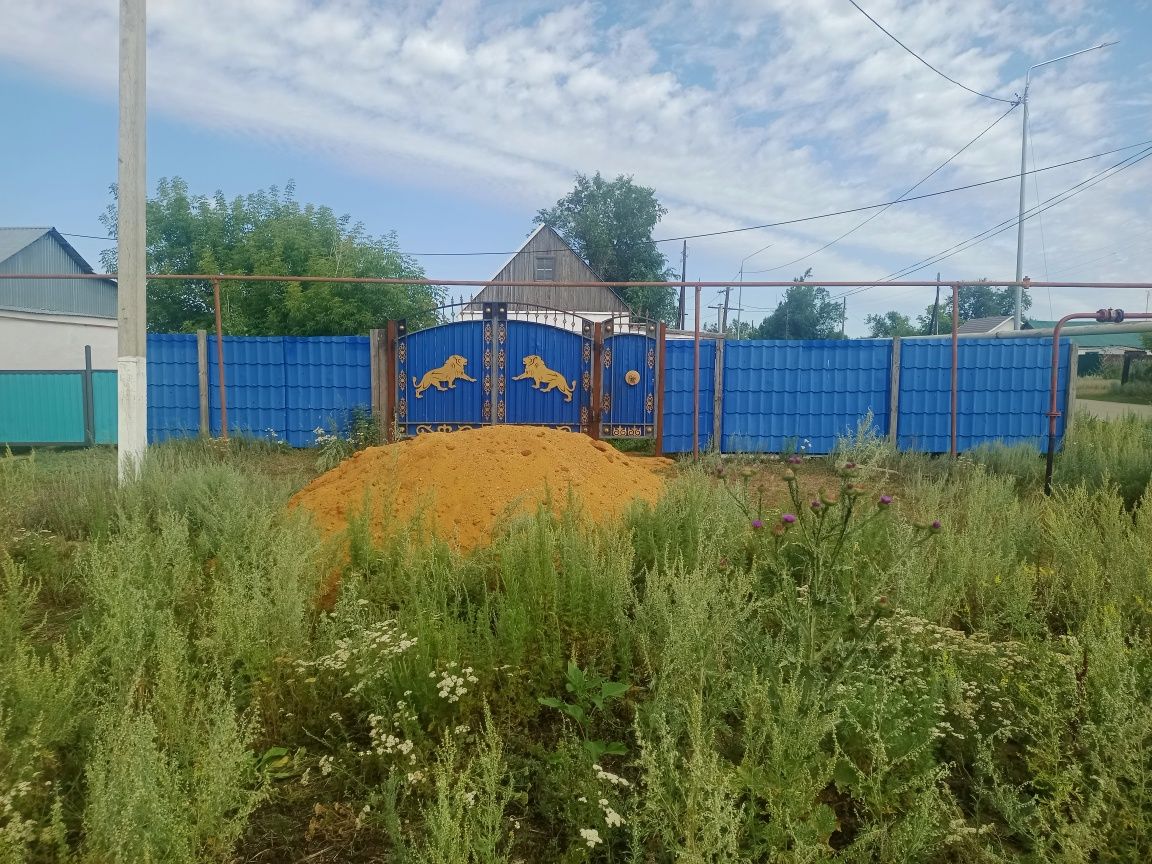 Уй сатылады  жаксы жерде орналаскан ауарайы таза суы кушти